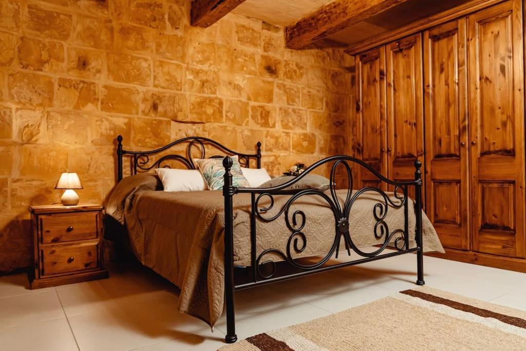 Enchanting 2Bdr Townhouse In Valletta Centre! Buitenkant foto